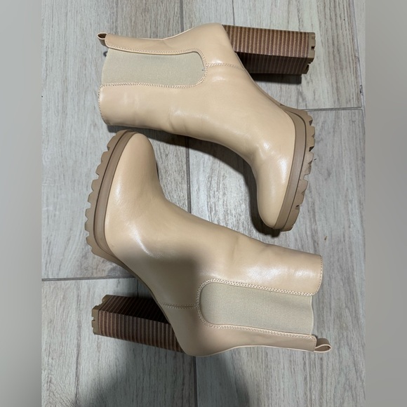 JustFab Cream Heeled Boots - Picture 4 of 10